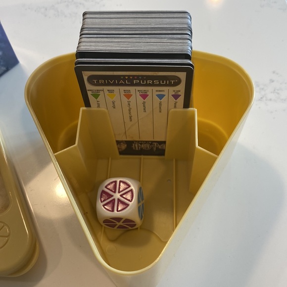 ❗2/$20❗World of Harry Potter Trivial Pursuit - Picture 2 of 7